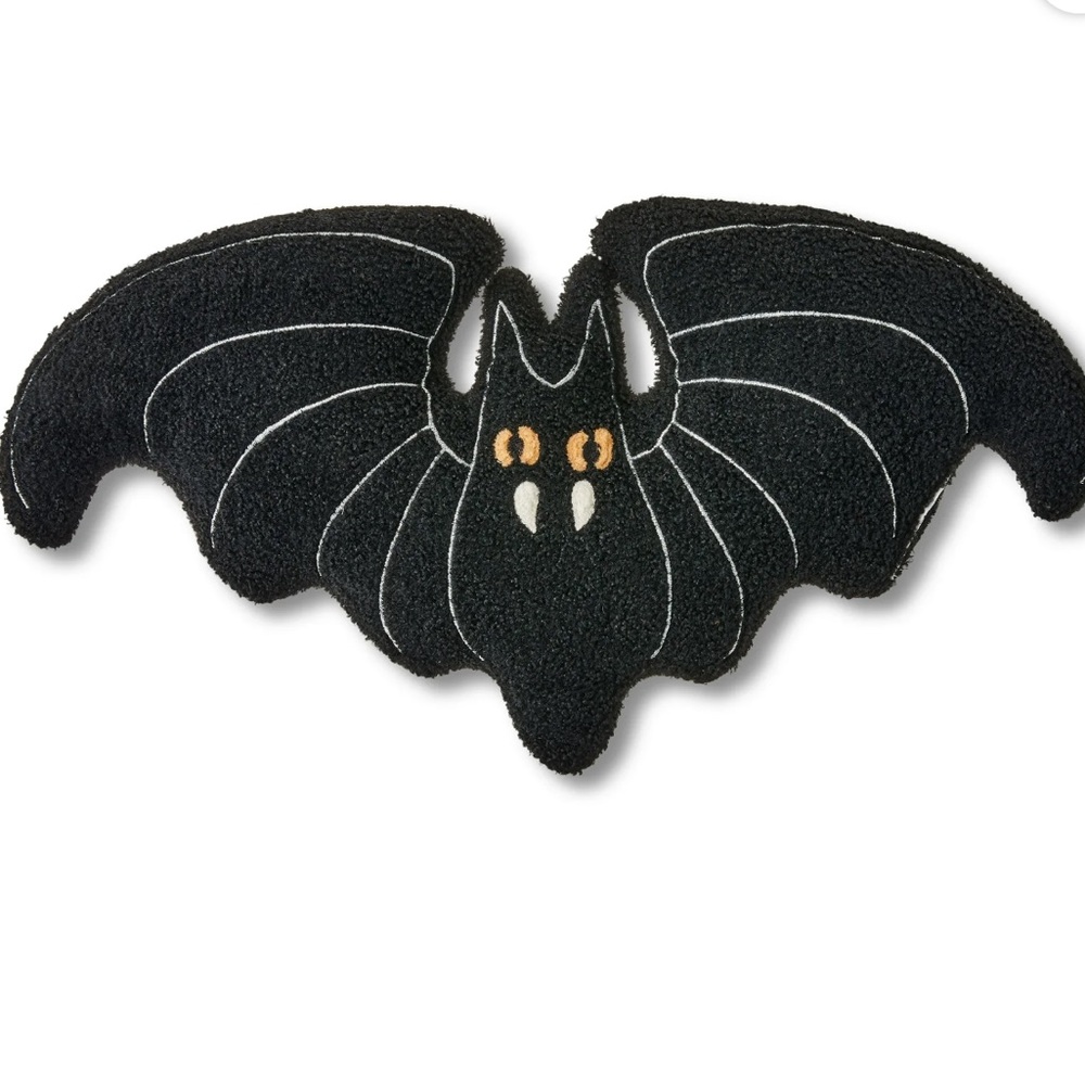 🆕Celebrate Bouclè Shaped Bat Accent Pillow